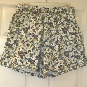 Vintage Not Guilty floral high waisted shorts